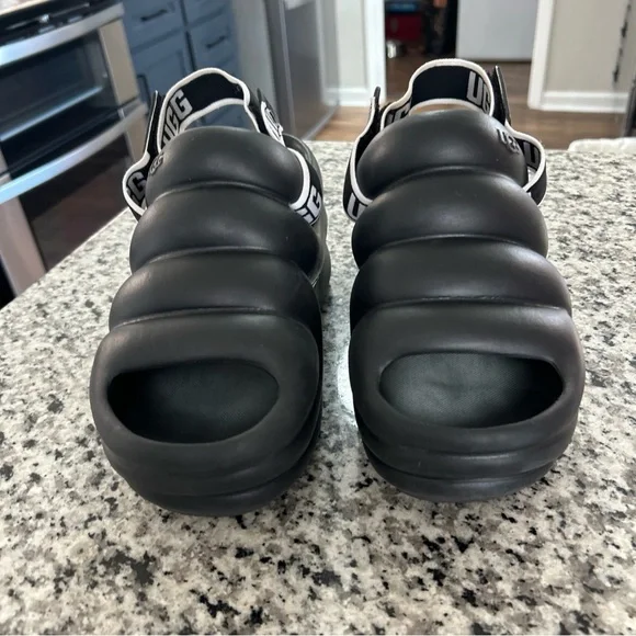 UGG Aww Yeah Black Women's Platform Sandals 1136762 size 8 - Picture 2 of 9